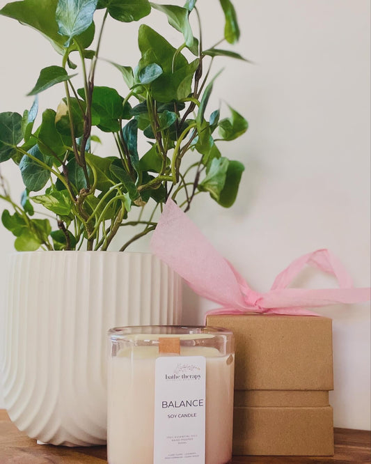 100% Natural Soy Wax Aromatherapy Candle, &  decorated with Rose Quartz, Relaxing, Calming, Balance Blend